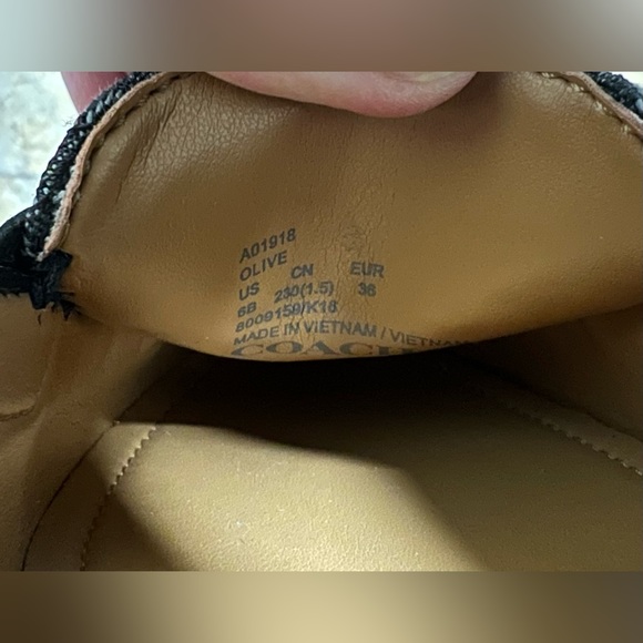 Coach loafers in black/ size 6 - Picture 5 of 6